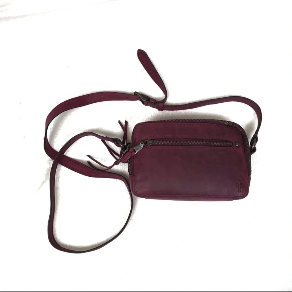 NWOT Frye zip camera bag sangria cross body. From smoke free home . Great bag - Picture 4 of 7